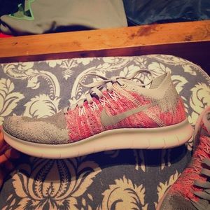 Nike free Flyknit shoes